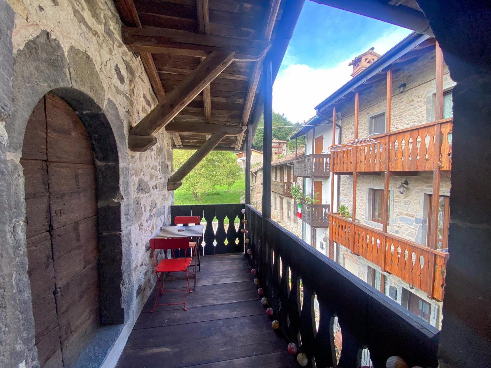 Casa Vacanze Di Arlecchino ซานโจวานนิบิอันโก ภายนอก รูปภาพ